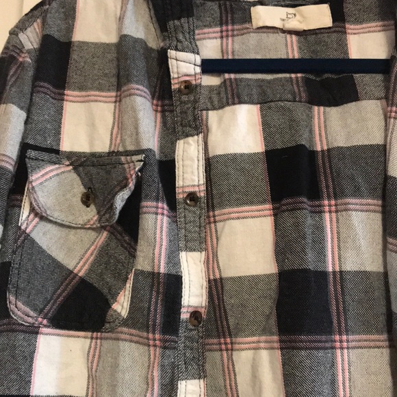 Black, white & pink flannel! - Picture 3 of 3